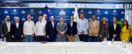 Anuncian una ofensiva contra comercio ilícito en Dominicana