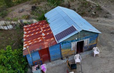 OCOA: Instalan paneles solares en 65 casas; anuncian 30 obras