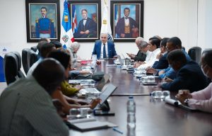 Ministro Educación encabeza reunión año escolar 2026-2027