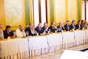 Empresarios RD ven «positivo»  encuentro para analizar crisis