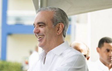 Abinader destina 5.3 millones de su salario a proyectos sociales Abinader destina 5.3 millones de su salario a proyectos sociales
