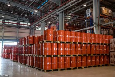 Petróleo retoma senda alcista y vuelve a superar los 100 dólares