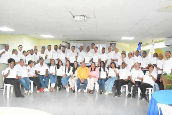 COD y Miderec certifican grupo en Administración Deportiva imagen