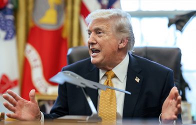 Trump vuelve a criticar a OTAN por «no hacer nada contra Irán» Trump vuelve a criticar a OTAN por «no hacer nada contra Irán»