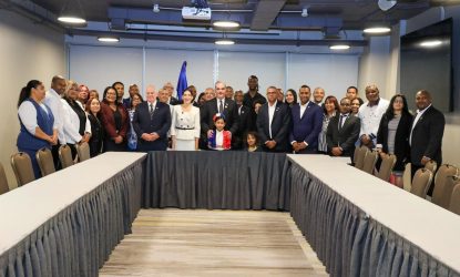 Abinader resalta oportunidades para dominicanos viven en Chile