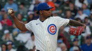 Dominicano Edward Cabrera brilla en su debut con Chicago