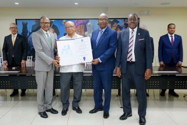 UASD otorga título Meritísimo a José A. Martínez Lafontaine