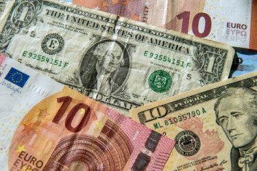 El dólar subió 9 cts y el euro 3; eran vendidos a $60.75 y $73.36