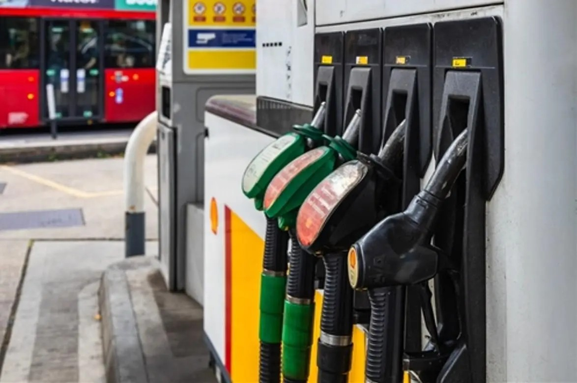 Centroamérica siente guerra de Irán con alza precio gasolinas