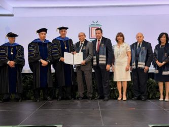 UNICARIBE otorga Doctor Honoris Causa a García Fermín