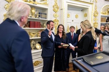 EEUU: Mullin jura el cargo como secretario Seguridad Nacional