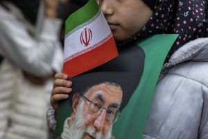 IRAN: Líderes transición dicen derrotarán a los EEUU e Israel IRAN: Líderes transición dicen derrotarán a los EEUU e Israel