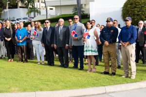 La Iglesia de Jesucristo honra  símbolos en Mes de la Patria