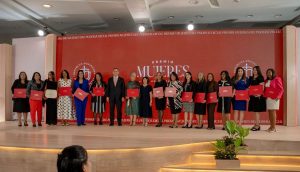 Poder Juidicial exalta excelencia femenina con entrega premio