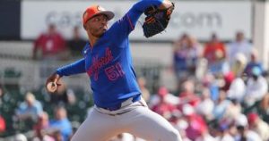 Freddy Peralta debuta triunfal en paliza de Mets a los Piratas Freddy Peralta debuta triunfal en paliza de Mets a los Piratas