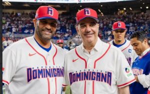 Presidente Abinader celebra el triunfo RD en Clásico de Beisbol