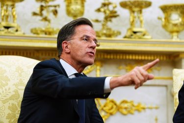 BRUSELAS: OTAN ve Trump «hace un mundo más seguro» BRUSELAS: OTAN ve Trump «hace un mundo más seguro»