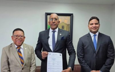 Santana García actualiza CC declaración de patrimonio