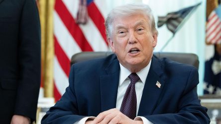 Trump dice que está listo para acciones militares contra Irán