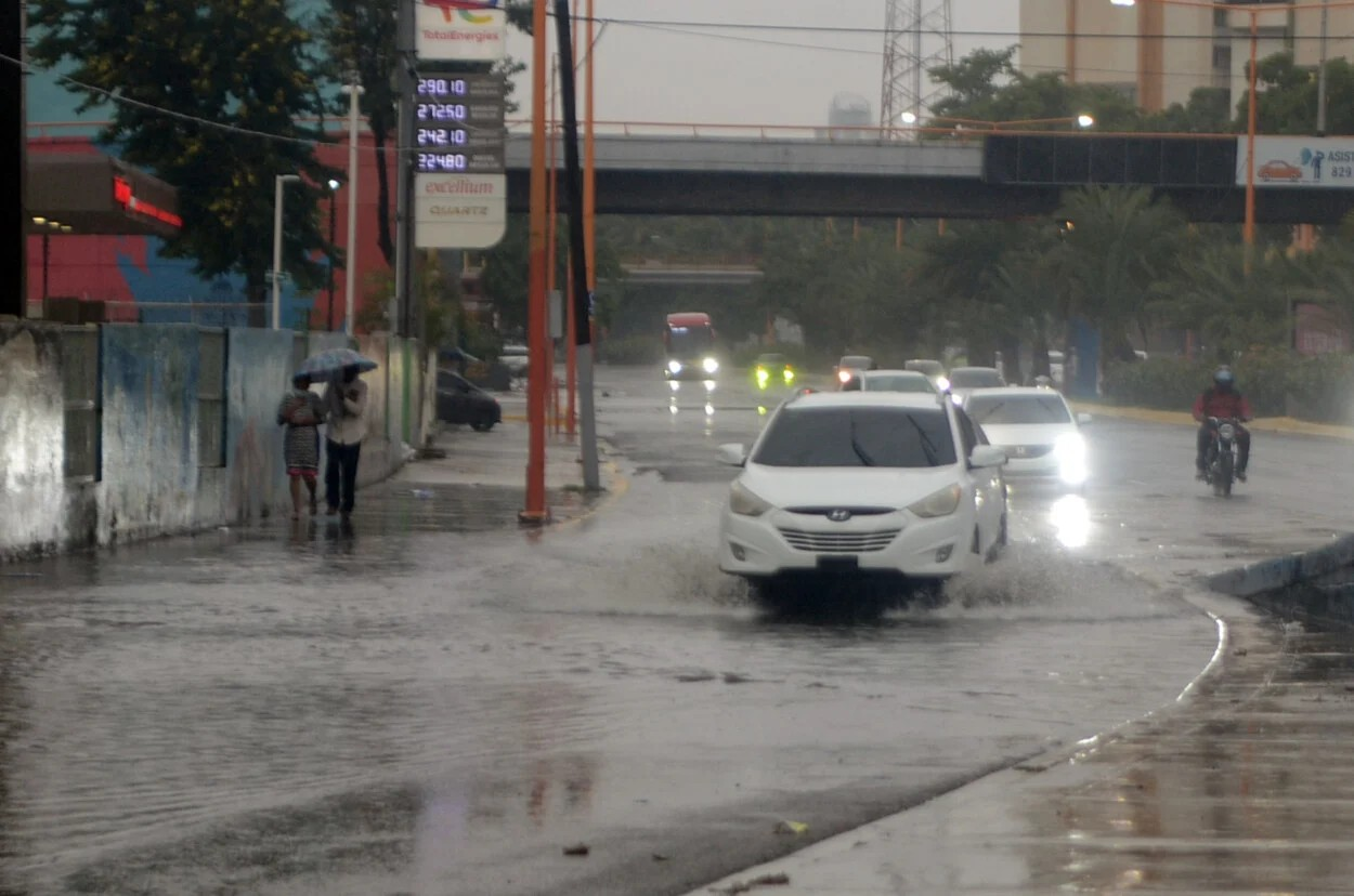 Aumentan a 26 las provincias de la RD en alerta por lluvias