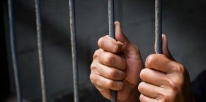 Envían a prisión agresora de su hijo en vivo en redes sociales