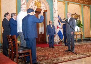 Abinader juramenta comisión Museo Histórico Gesta de Abril