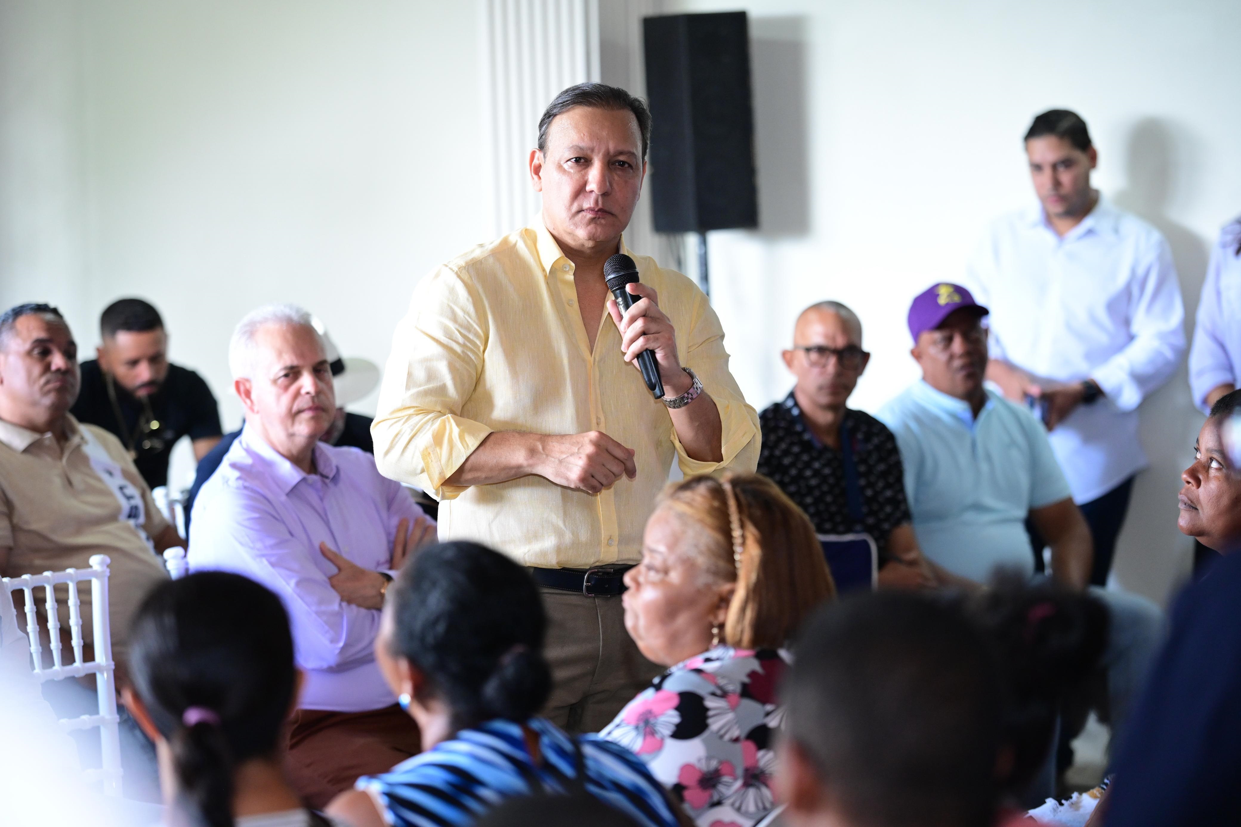 Abel Martínez ve RD necesita líderes capaces y decididos imagen