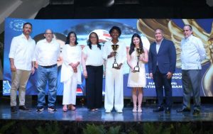 Escogen las mejores atletas del Club Deportivo Naco 2025 Escogen las mejores atletas del Club Deportivo Naco 2025