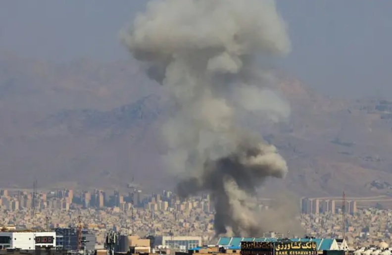 Bombardean planta atómica de Bushehr en Irán este sábado Bombardean planta atómica de Bushehr en Irán este sábado