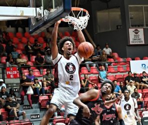 Los Gigantes derrotan a los Leones en serie regular de LNB