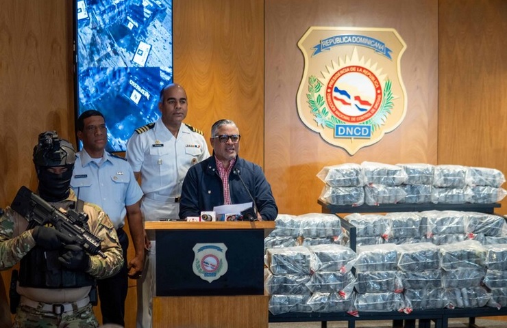 Autoridades RD ocupan 375 paquetes de cocaína en Baní