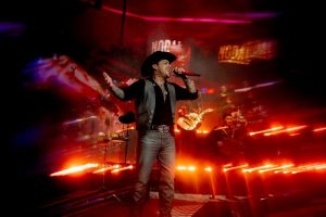 Christian Nodal se presenta con éxito en Altos de Chavón