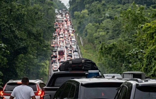 Gobierno dice tránsito RD en Semana Santa ha roto récord