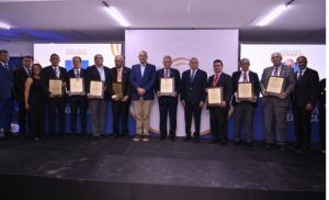 SANTIAGO: Reconocen a ocho profesionales salud destacados