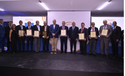 SANTIAGO: Reconocen a ocho profesionales salud destacados