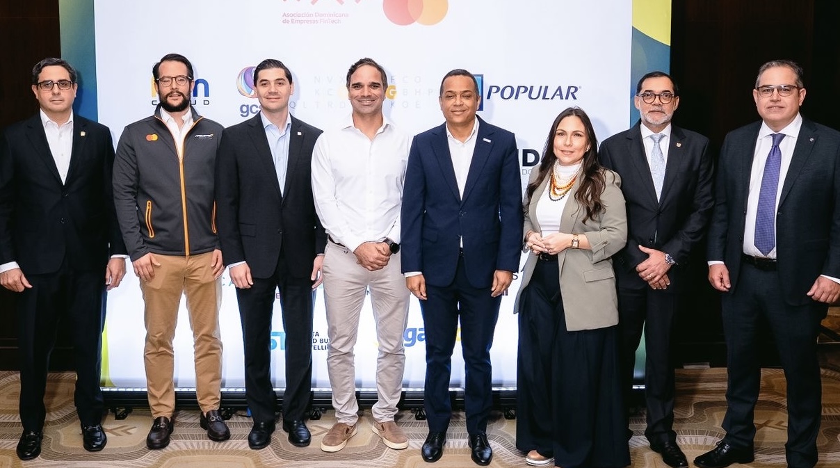 Realizan en la RD más de 400 mm transferencias electrónicas