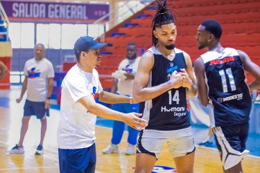 Bautista, Reyes, Rhett y Araujo lideran entrenamientos Titanes