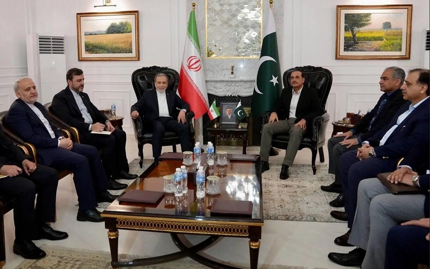 Islamabad: Ministro de Irán se va sin esperar enviados de EEUU