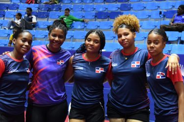 Juveniles ganan medallas plata en tenis de mesa del Caribe
