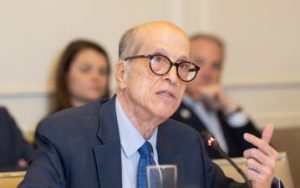 Puig llama pasar de discursos a la acción en el Día de la Tierra Puig llama pasar de discursos a la acción en el Día de la Tierra