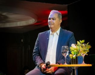 Crónicas Musicales selecciona 100 Merengues década de 1980 Crónicas Musicales selecciona 100 Merengues década de 1980