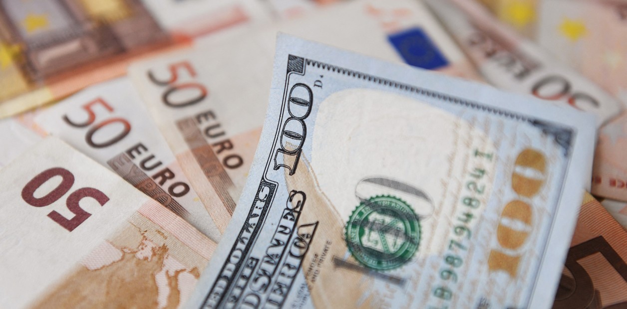 Dólar bajó 14 cts. y euro subió; eran vendidos a $60.26 y $72.89 imagen