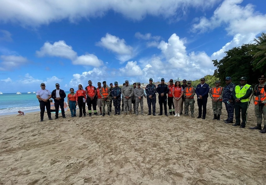 Rescatan 6 personas atrapadas por subida marea; pese alerta