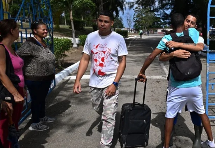 Cuba inició la excarcelación de más 2.000 presos tras indulto Cuba inició la excarcelación de más 2.000 presos tras indulto