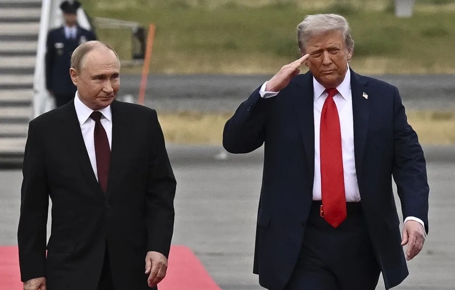Trump dice Putin ofreció ayuda con reservas de uranio en Irán