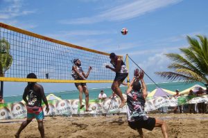 Los Guerreros y Las Primas I lideran torneo playero Cabarete