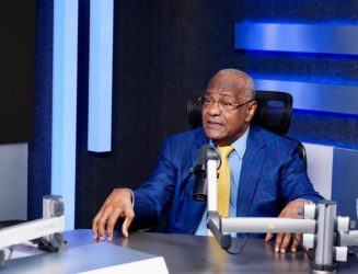 Sociólogo dice 65% población RD recurre al crédito informal