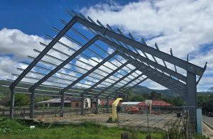 JARABACOA: Inician el techado construye gobierno Manabao