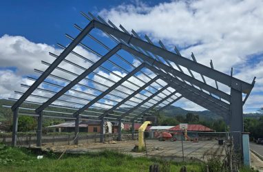 JARABACOA: Inician el techado construye gobierno Manabao JARABACOA: Inician el techado construye gobierno Manabao