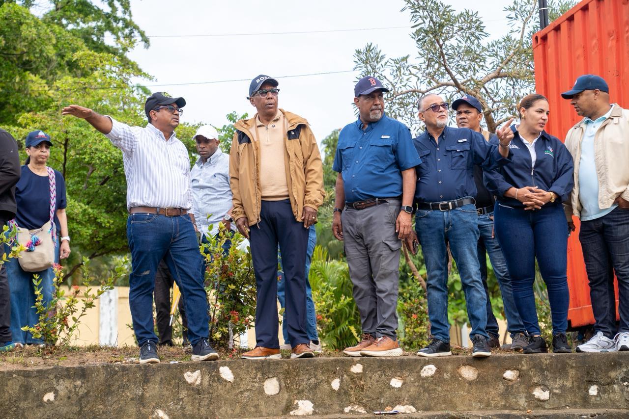 Tras daños provocados por inundaciones en Los Alcarrizos y La Guáyiga, Director de DASAC recorre la zona imagen